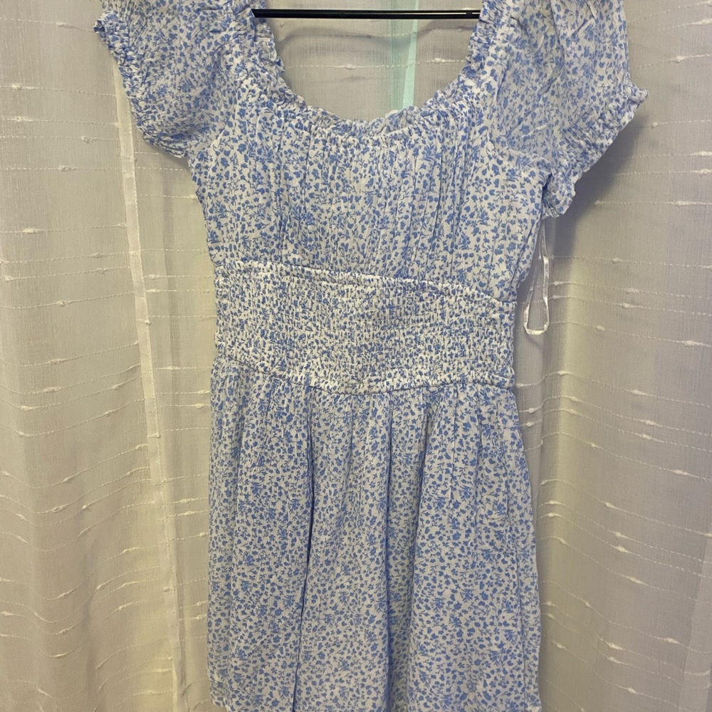 Hollister floral romper ✨